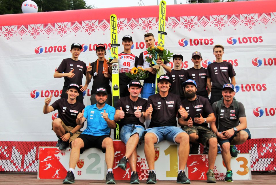 Cała polska kadra B wraz ze sztabem szkoleniowym